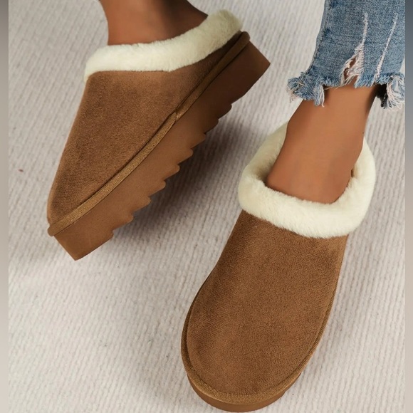 Women's Solid Color Platform Slippers with Fur Lining - Picture 3 of 8